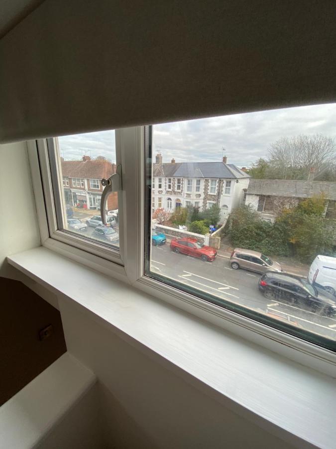 Lovely Spacious Loft Close To Train Station Γουόρδινγκ Εξωτερικό φωτογραφία