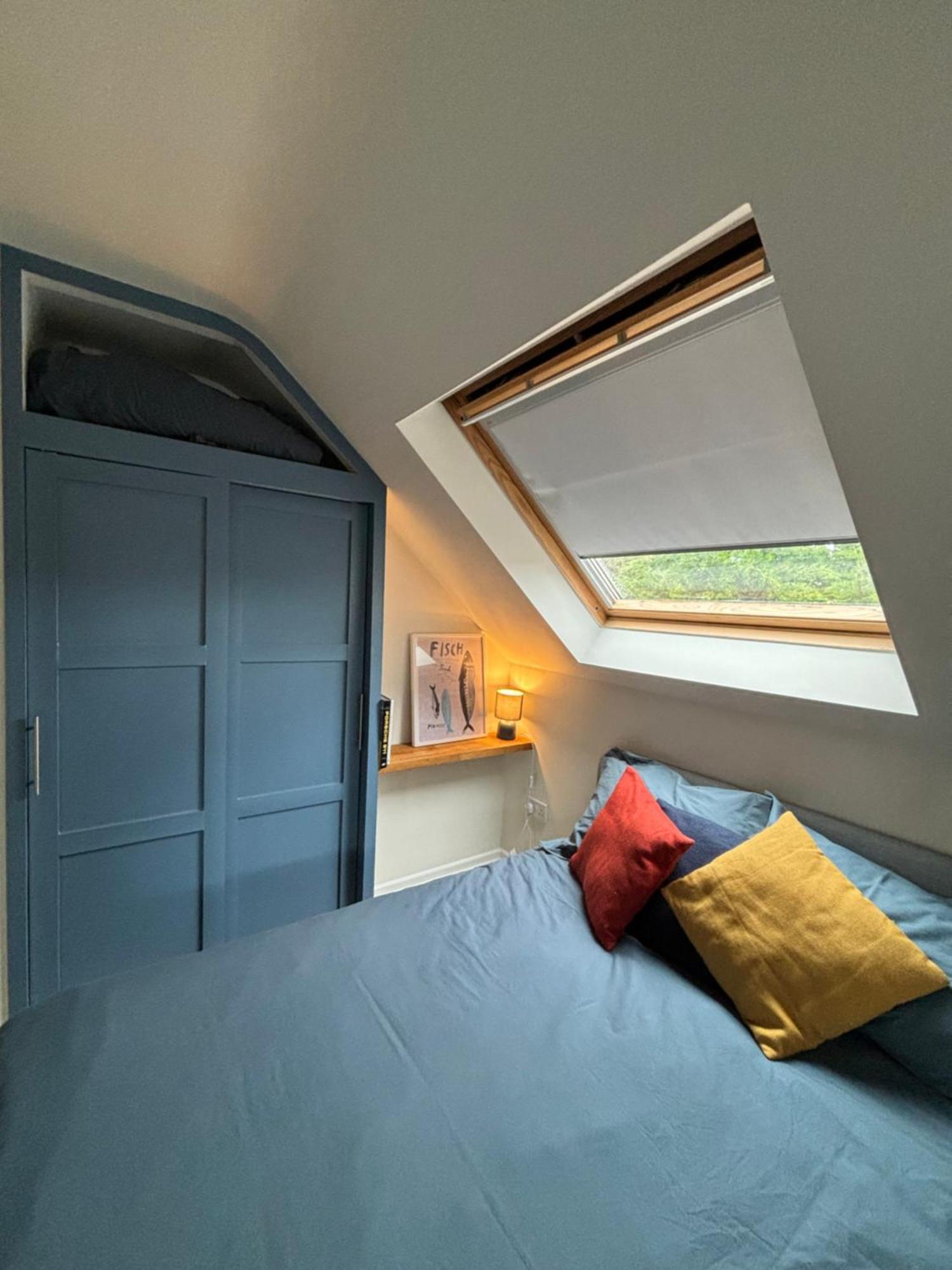 Lovely Spacious Loft Close To Train Station Γουόρδινγκ Εξωτερικό φωτογραφία